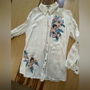 Democracy women’s blouse size medium